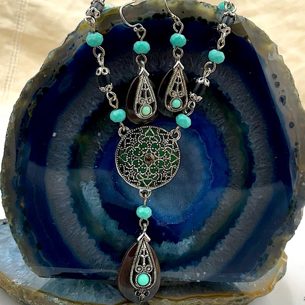 20”Silver Necklace W/Silver Pendant FilagreeW/Brown Crystal&Matching Earrings - Picture 3 of 5